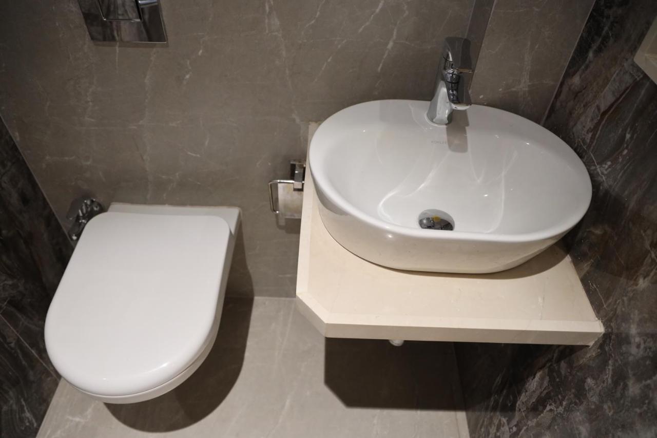 Vishal Hall Hotel Bombay Eksteriør billede