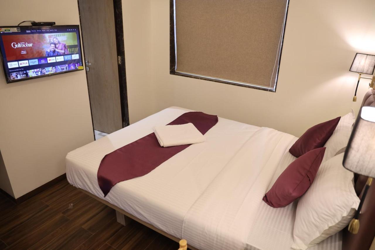 Vishal Hall Hotel Bombay Eksteriør billede
