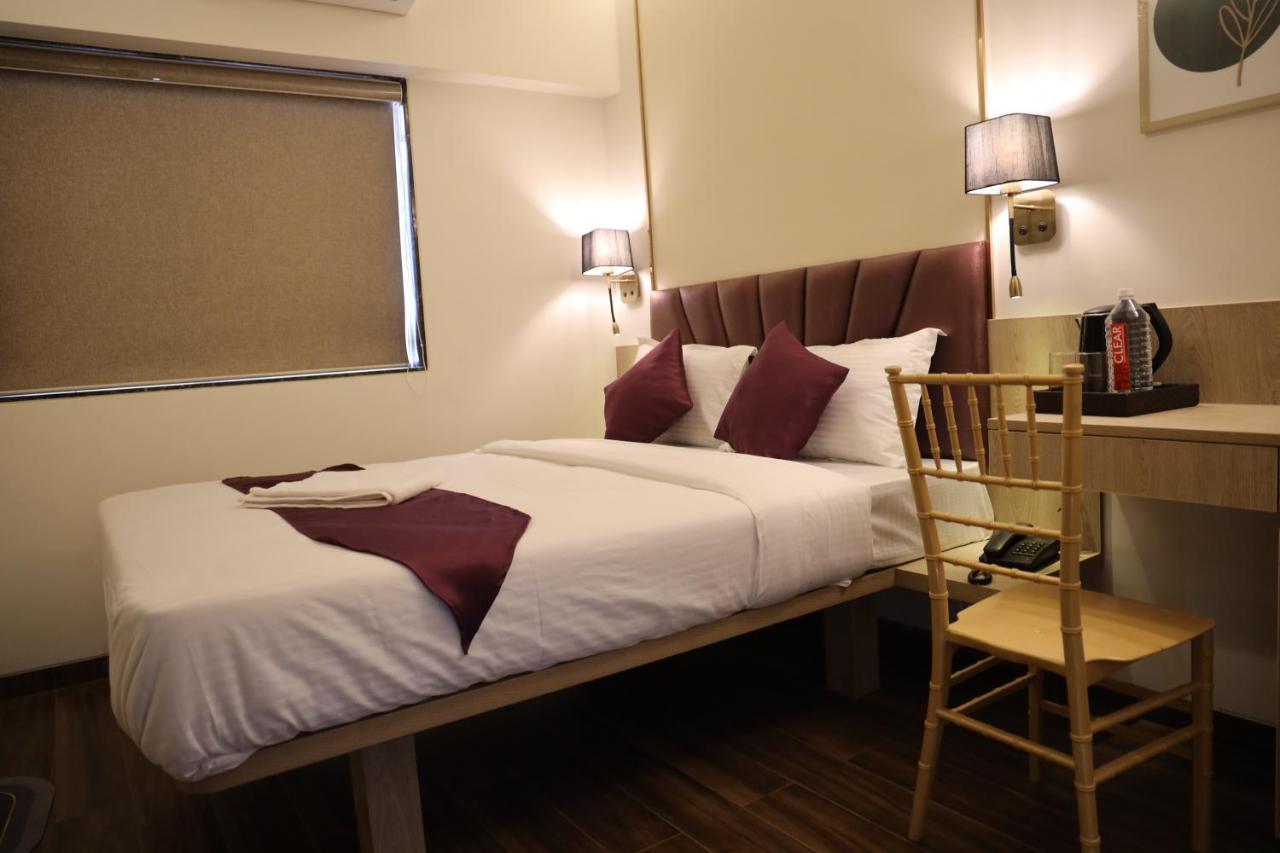 Vishal Hall Hotel Bombay Eksteriør billede