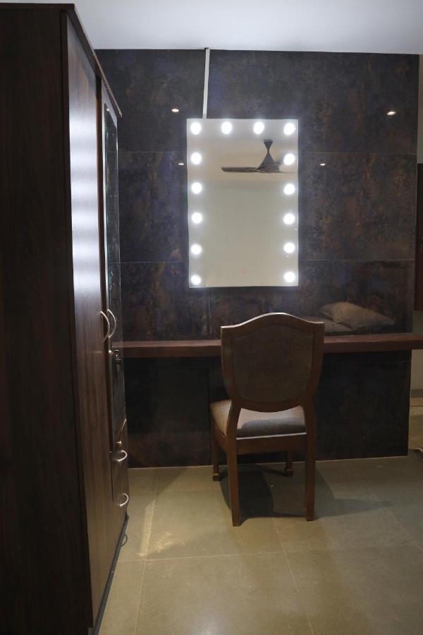 Vishal Hall Hotel Bombay Eksteriør billede